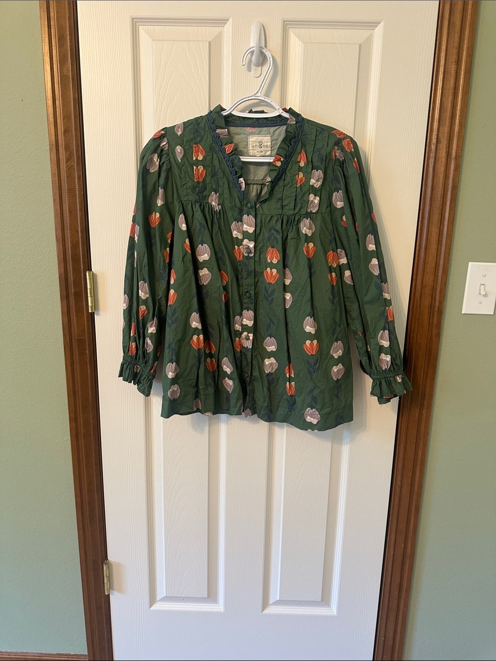 Umgee Green Floral Button-Front Blouse with Ruffled Cuffs